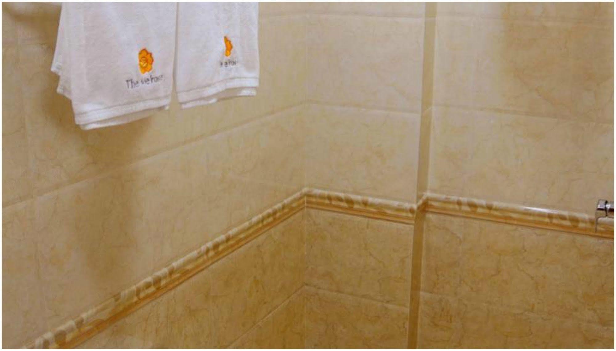 The Melrose Hotel Male Ngoại thất bức ảnh